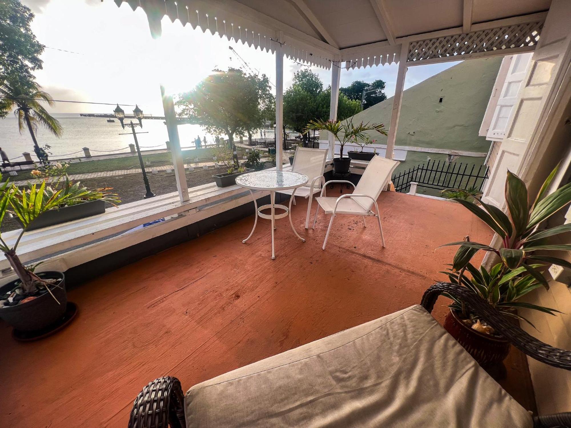 Victoria House Hotel Frederiksted Kültér fotó